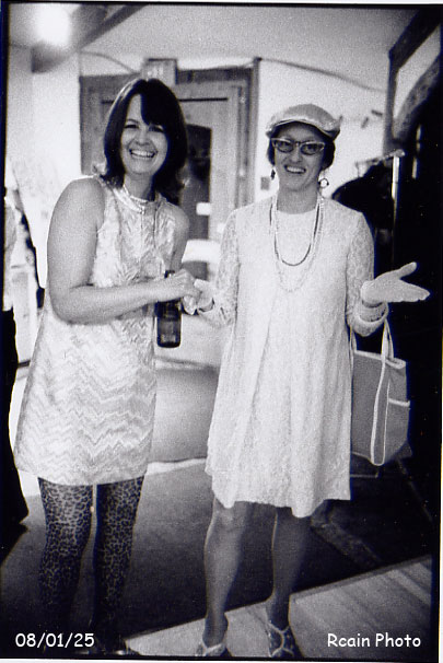 Helen Grond, Joan Harris