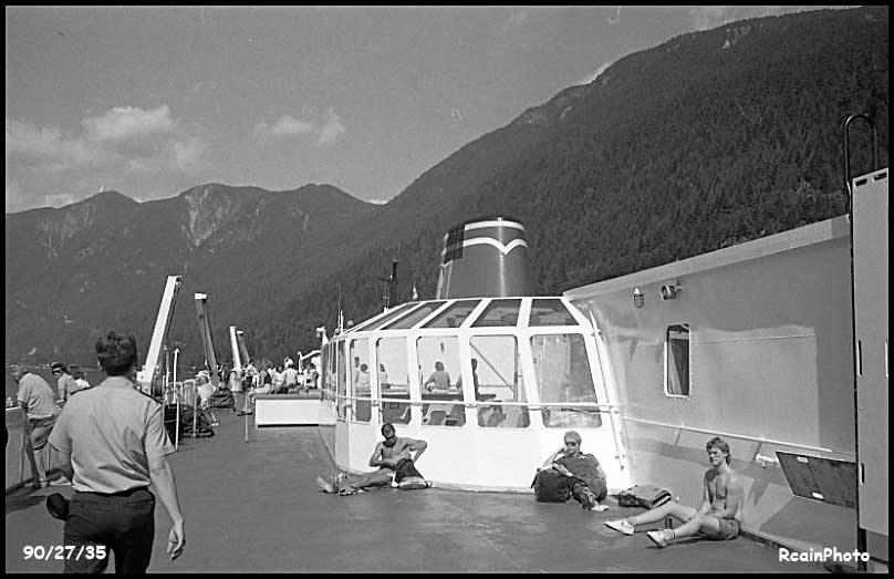 902735-ferry