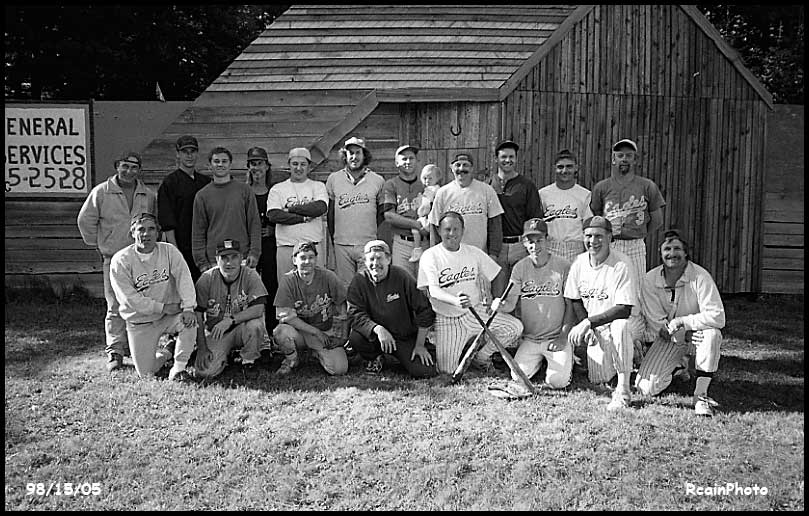 981505-baseball_team_portrait