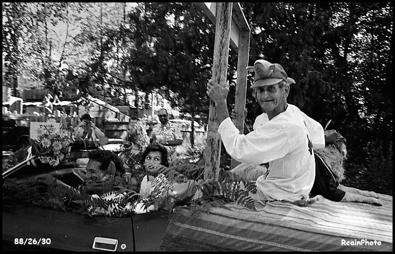 882630-Fair-parade