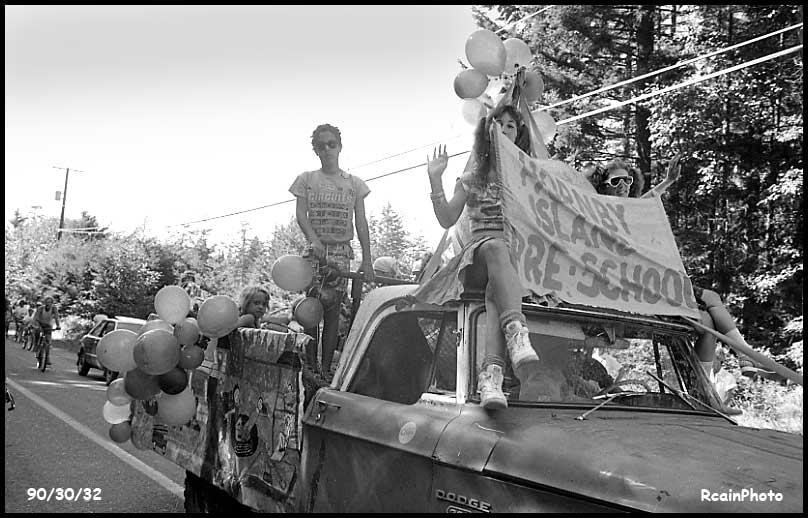 903032-hornby-fair-parade