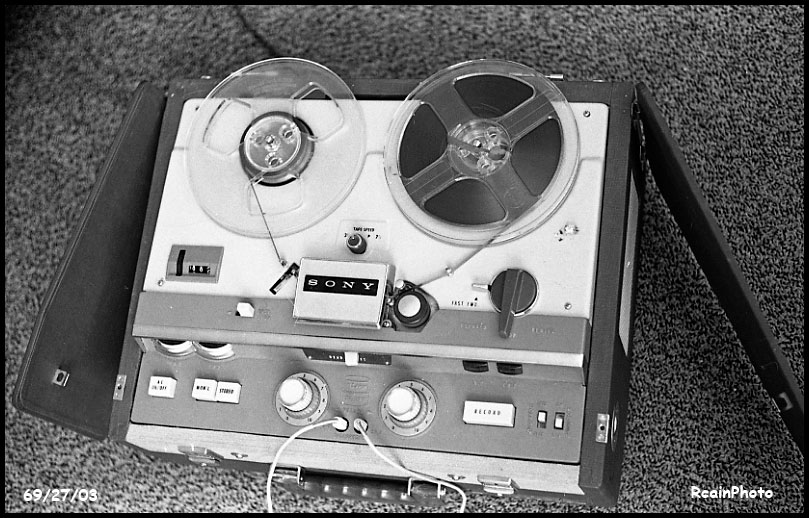 692703-tape_recorder