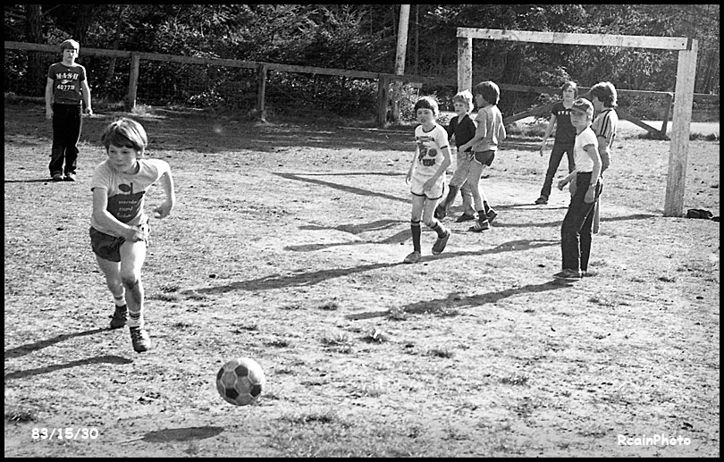 831530-schoolsoccer